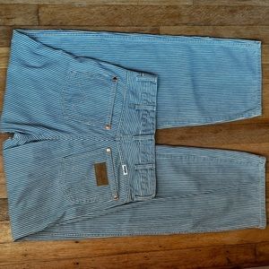 Adorable Wrangler high waisted railroad flares